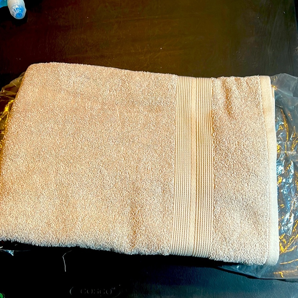 Bella Russo Bath Sheet set of two